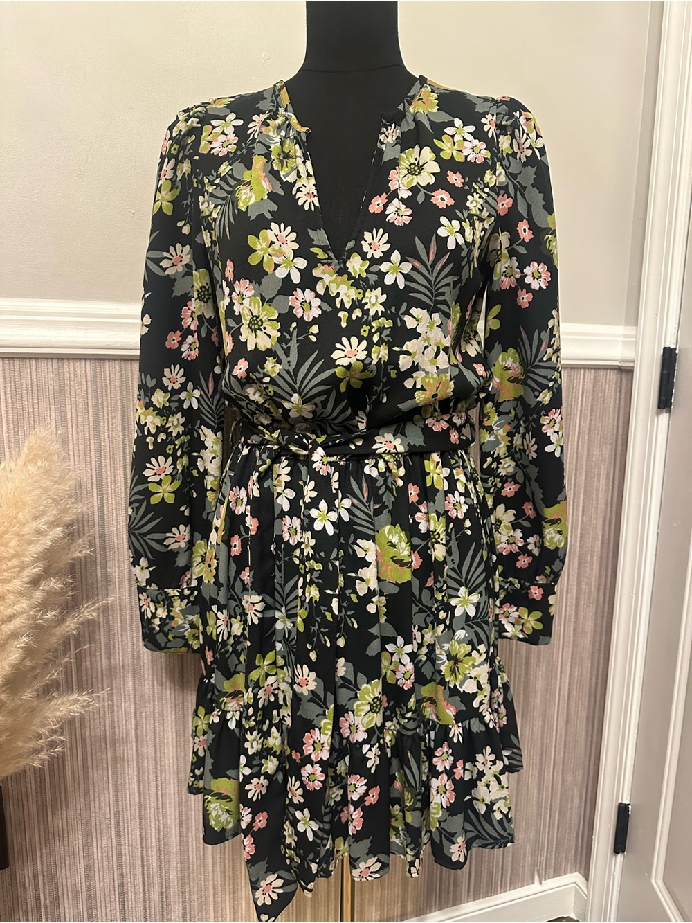 Walter Baker Medium Black Floral Belted Tiered Long Sleeve Dress